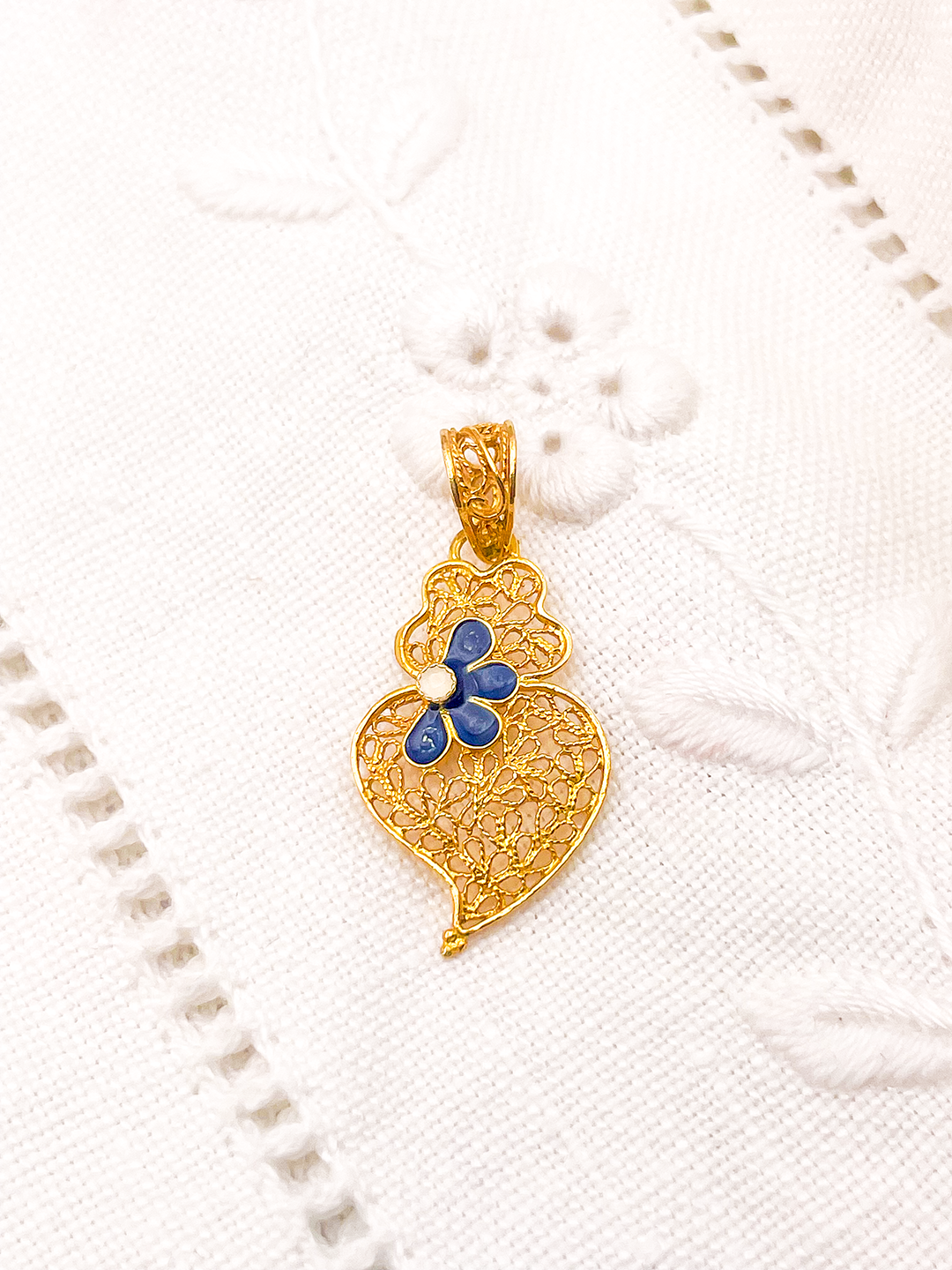 Pendentif Coeur de Viana avec Fleur Émaillée