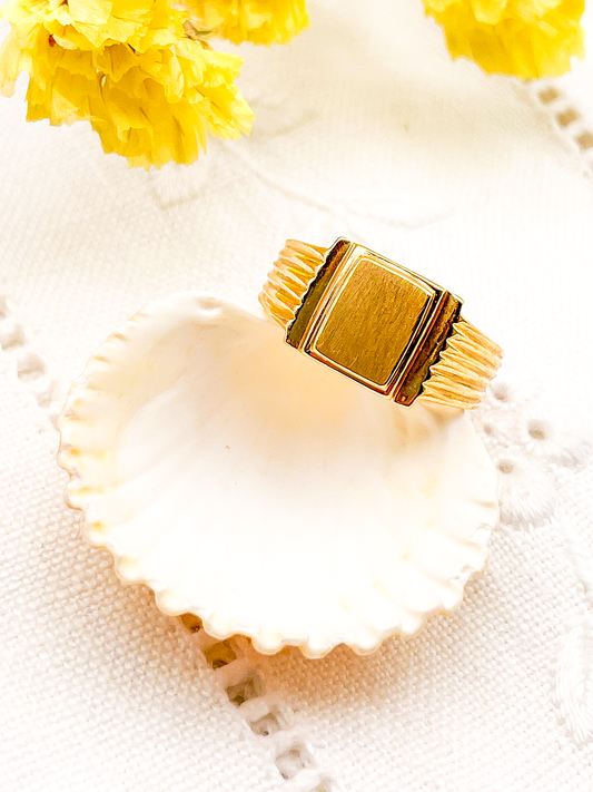 Traditional Table Ring